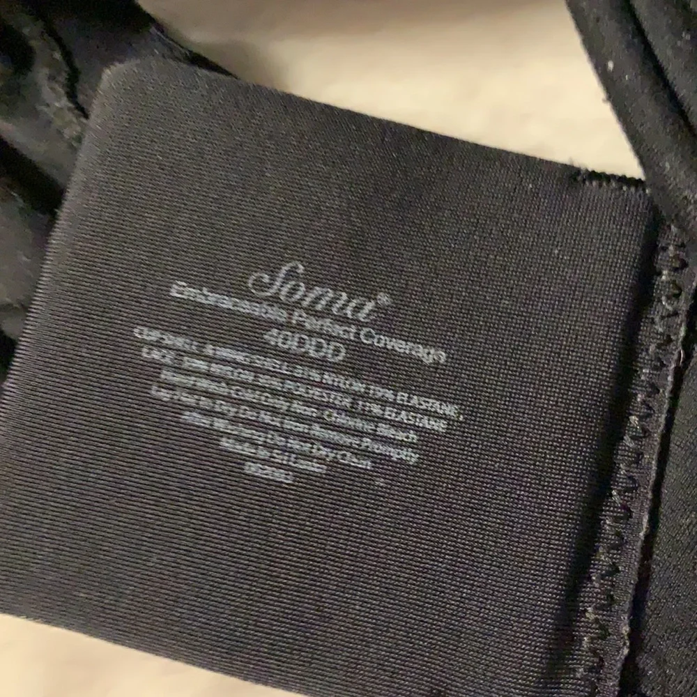 40DDD Soma Embraceable Perfect coverage lightly lined bra black